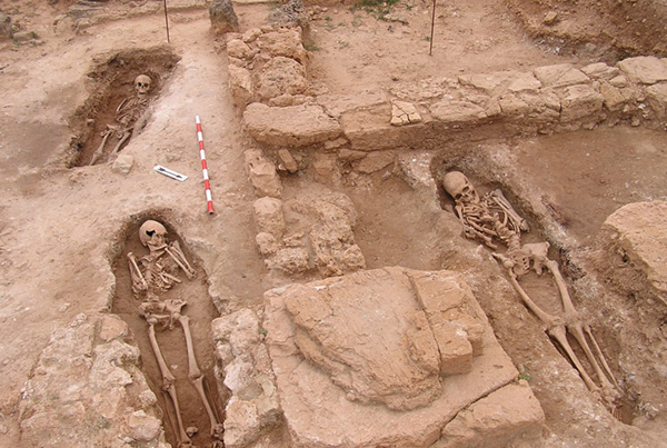 Christians living in a Muslim World? Radiocarbon dating of the cemetery over the forum of Pollentia (Mallorca, Balearic Islands)